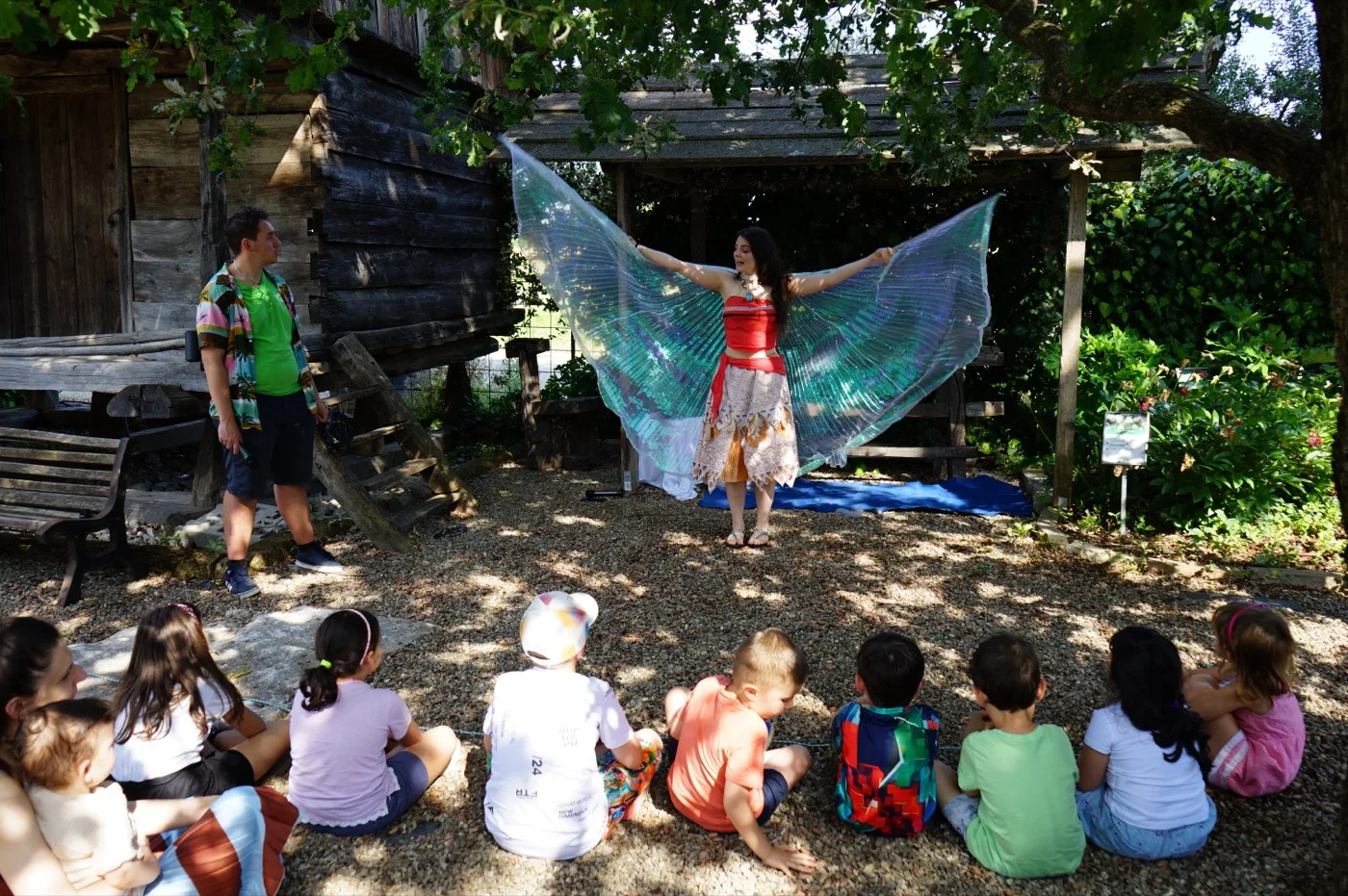 Bambini al laboratorio Sinflora Kids in serra